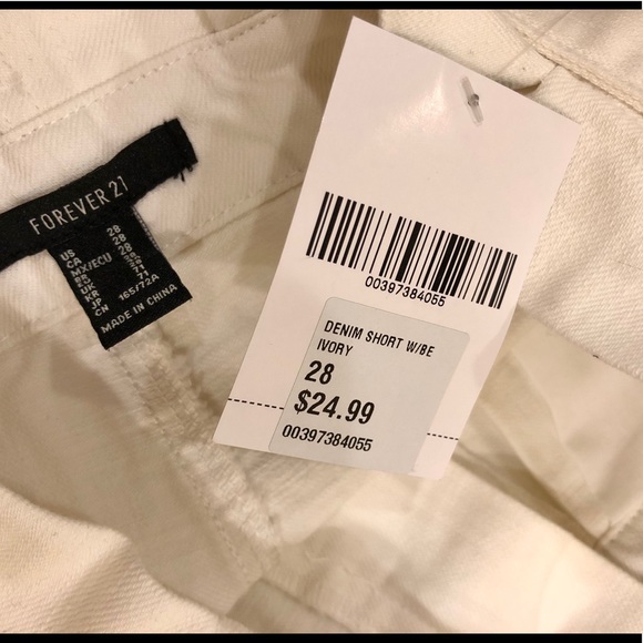 5/25$ Must BUY 5!! Forever 21 High waisted belted denim shorts. NWT size 28. - Picture 4 of 16